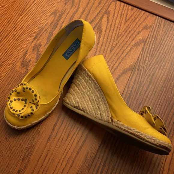 Hollywould Cabana Yellow Wedge - Picture 2 of 4